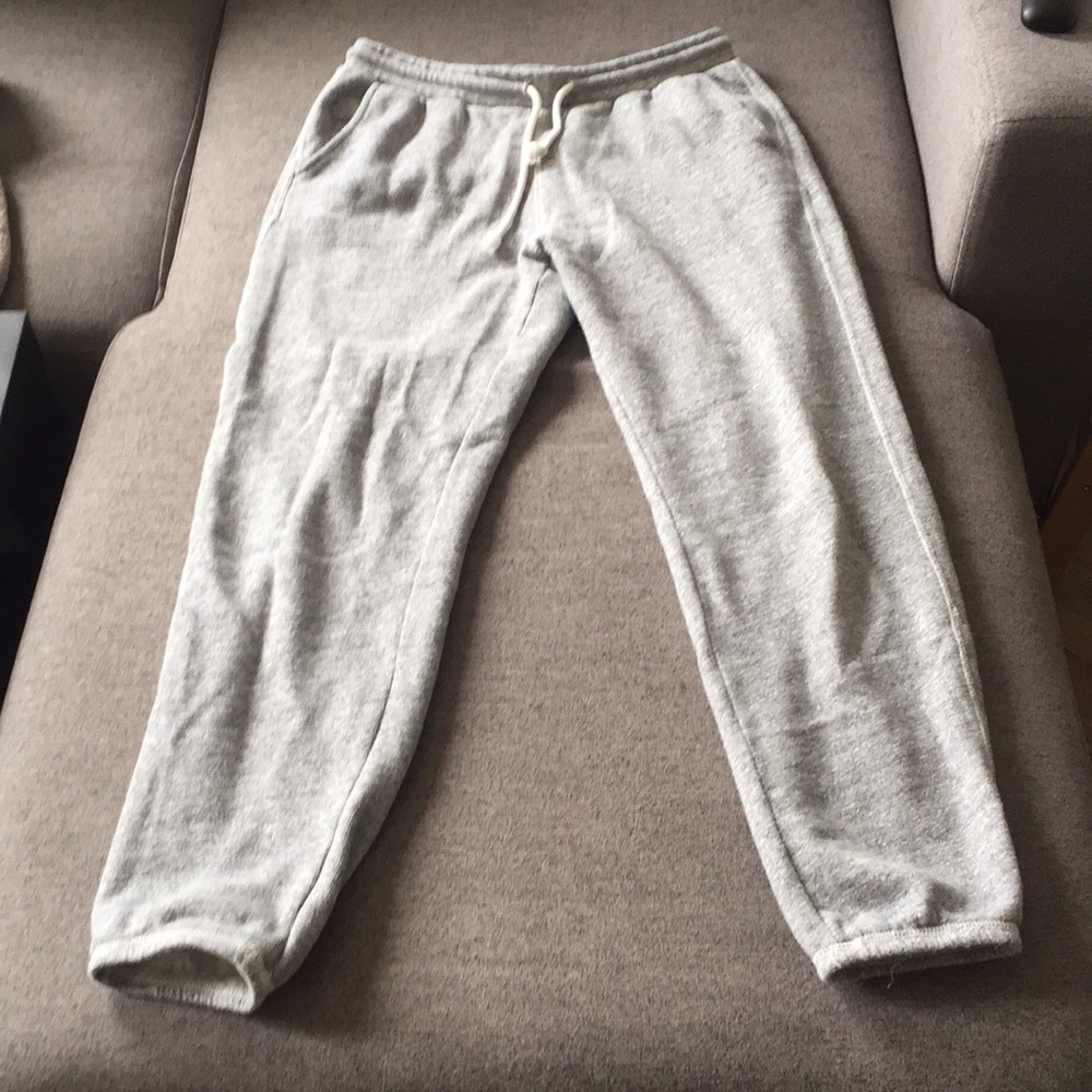 Small grey roots sweatpants